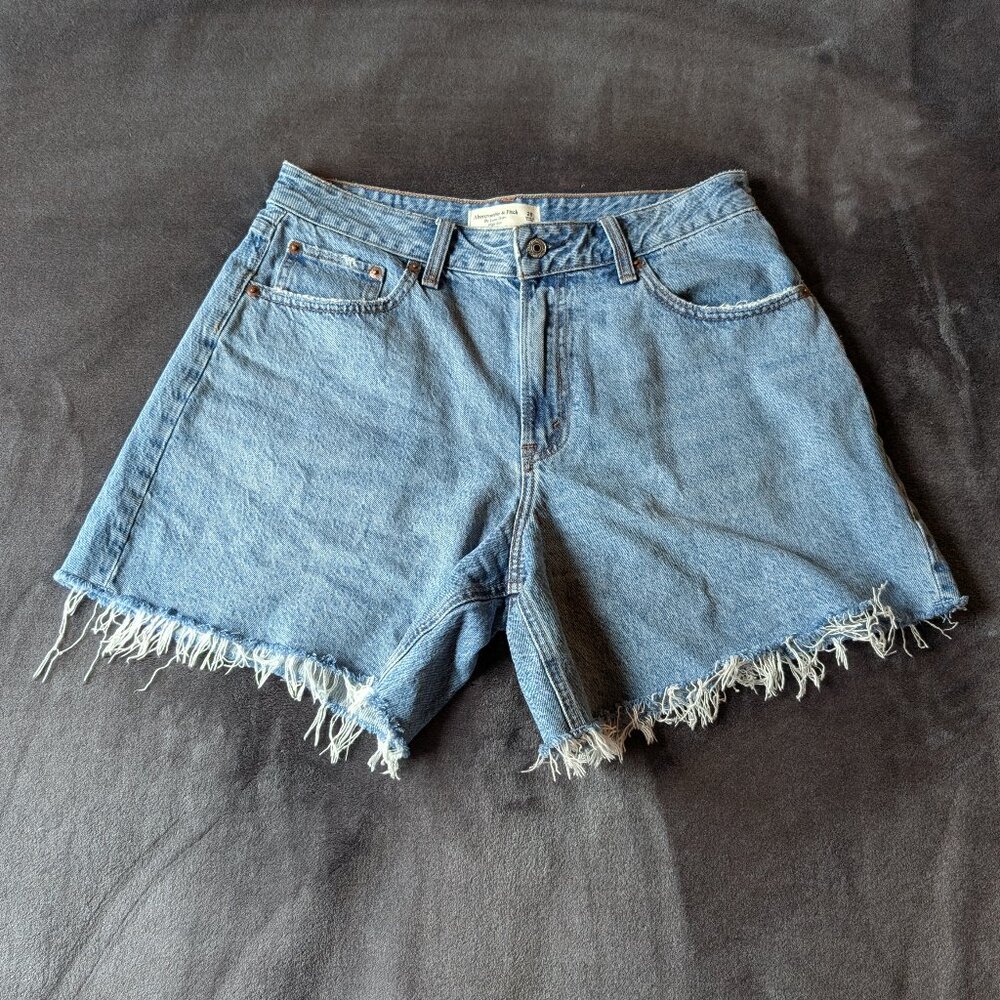 Abercrombie & Fitch Curve Love High Rise Loose Short